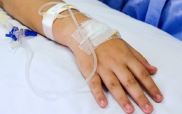 Cô gái 21 tuổi suýt mất mạng vì sốt xuất huyết từ dấu hiệu nhiều người Việt bỏ qua