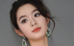 Toàn cảnh vụ nữ diễn viên bị điều tra cả dòng họ vì đôi bông tai