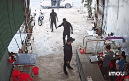 Phẫn nộ cảnh nhóm người mặc đồ đen, cầm gậy bóng chày đập phá quán ăn ở Đắk Lắk