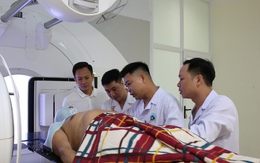 Chuyên gia Bệnh viện Trung ương quân đội 108 trực tiếp về hỗ trợ về xạ trị tại Hà Tĩnh