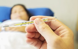 Cách phân biệt sốt phát ban, sốt xuất huyết, tay chân miệng và bệnh sởi để không bỏ lỡ 'thời điểm vàng' đưa con đi viện