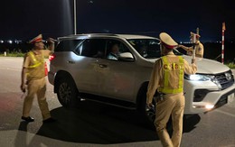 Cảnh sát xuyên đêm lập chốt truy tìm kẻ cướp ngân hàng ở Quảng Ninh