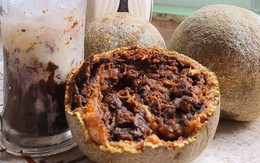 Đặc sản miền Tây vỏ mốc trắng, ruột đen như bị hỏng, mùi lạ nhưng nhiều người mê