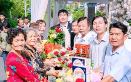 Đám cưới cặp đôi lệch 22 tuổi ở miền Tây gây sốt với dàn bô lão bê tráp