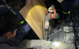 Giải cứu bé 8 tuổi bị kẹt tay trong ống hút nước áp lực cao ở khu đô thị Hà Nội
