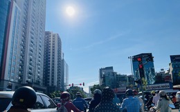 Thời tiết Hà Nội 10 ngày tới và cả nước: Người dân Thủ đô hứng chịu thời tiết khó chịu, Nam Bộ vào mùa mưa sớm