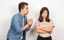 Bất ngờ về quê ăn giỗ, nữ kế toán phát hiện bí mật động trời mẹ chồng luôn giấu