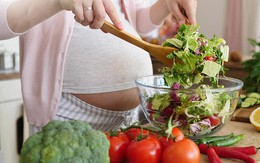 Muốn sinh con thông minh, mẹ bầu cần bổ sung ngay 6 loại thực phẩm này