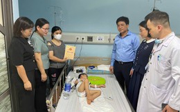 Thông tin mới về sự việc bé trai 4 tuổi ở Nam Định bị xe công nông 'chèn' qua người