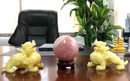 Những vật phẩm phong thủy người mệnh Hỏa không nên đặt trên bàn làm việc