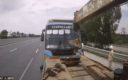 Khoảnh khắc xe đầu kéo gây tai nạn liên hoàn trên cao tốc Hà Nội - Hải Phòng khiến 2 người tử vong