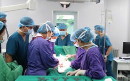 Thót tim cấp cứu cho mẹ con sản phụ bị sa dây rau, suy thai nghiêm trọng