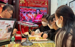 Mua bán vàng từ 20 triệu đồng sắp buộc phải chuyển khoản?