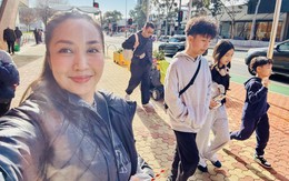 Nữ NSƯT đưa con sang Úc chơi cũng bị khán giả công kích