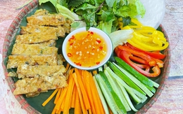 Ram chả cá thác lác cuộn rau củ