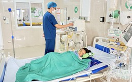 Ngủ một mình trong phòng, bé 7 tuổi ở Ninh Bình bị rắn cạp nia cắn nguy kịch
