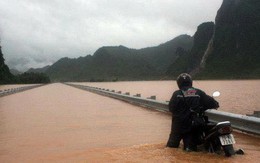 Chuyên gia lý giải nguyên nhân mưa lớn và ngập lụt nhiều nơi