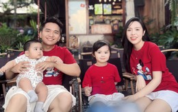 Nam MC có tên đặc biệt nhất VTV khoe bộ ảnh gia đình, biểu cảm 2 nhóc tỳ khiến fan thích thú