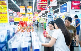 Trái cây, thực phẩm ở siêu thị vừa giảm sâu, vừa mua 2 tặng 1
