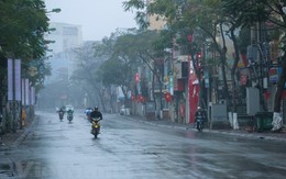 Chuyên gia lý giải thời tiết miền Bắc đang nắng bỏng rát 40 độ C lại mát mẻ lạ thường
