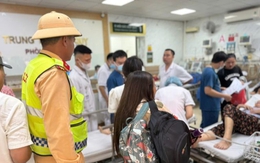 CSGT dùng xe chuyên dụng đưa cháu bé bị co giật đi cấp cứu kịp thời