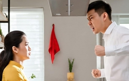 Chồng luôn đay nghiến vì tôi trót kể chuyện quá khứ yêu đương