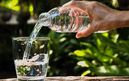 Uống quá nhiều nước có hại không?