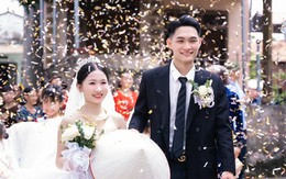 Gặp thử thách khó nhằn khi đón dâu, chú rể Hà Nội bật cười gọi anh em 'giải cứu'