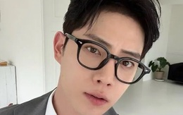 Người mẫu nổi tiếng đột ngột qua đời ở tuổi 29