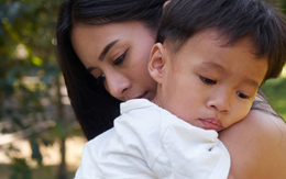 Bí mật sau đứa trẻ luôn “nhường nhịn, lễ phép, học giỏi”: Câu chuyện thật của một gia đình danh giá