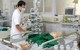 Sau mũi tiêm tại phòng khám tư, người đàn ông liệt tứ chi hoàn toàn