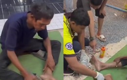Chồng đi bộ 20km bằng chân trần giữa nắng gắt để gặp vợ lần cuối