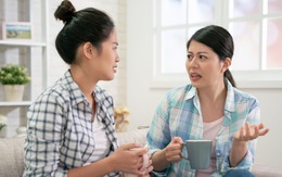 5 hành vi làm 'thui chột' mọi mối quan hệ mà người EQ thấp thường không nhận ra