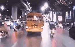 Hà Nội: Cô gái trẻ tử vong thương tâm sau va chạm với xe khách trên đường Trần Phú