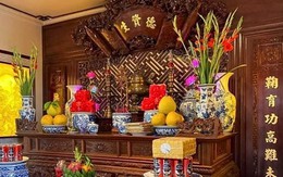 Cách bố trí lọ hoa trên bàn thờ chuẩn phong thủy, thu hút tài lộc và may mắn