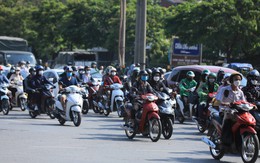 Người dân được hỗ trợ gì khi xe máy xăng sắp rút khỏi Vành đai 1?