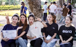 Thi tốt nghiệp THPT 2025: Nghệ An ‘ẵm’ ngôi vương môn Văn