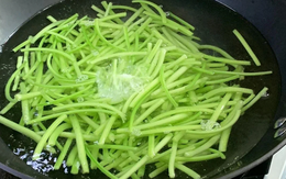 Đừng chỉ ăn củ, lá loại cây này quý như 'nhân sâm người nghèo', ở quê rất nhiều bỏ qua quá phí