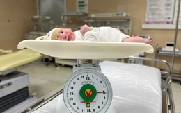 Bé gái ở Phú Thọ chào đời với cân nặng 5kg