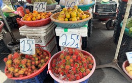 Trái cây 'đại hạ giá', có loại chỉ 5.000 đồng/kg ở TPHCM