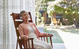 Nghỉ hưu rồi mới dám ly hôn: Tôi sống lại là chính mình ở tuổi 61
