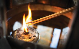 Thắp hương mùng 1 tháng 6 nhuận năm 2025 có gì khác? Chuyên gia khuyên điều nên tránh làm ngày đầu tháng để mọi việc hanh thông, tài lộc