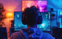 Gen Z 'cày' game ở nhà kiếm 110 triệu đồng/tháng, mẹ bắt đi làm lương 22 triệu
