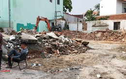 Hà Nội: 'Trưởng xóm' hành hung lái xe, ép chủ đất nộp 20 triệu 'quỹ xóm' khi dọn dẹp khu đất của gia đình