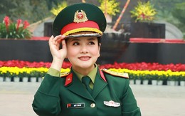 NSND Thu Quế mang quân hàm Đại tá đón niềm vui mới ở tuổi 56