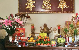 'Sau khi khấn ông bà phù hộ cho con cháu biết thương nhau, mọi việc tốt lên' - câu chuyện khắc phục một lỗi trên bàn thờ là phúc khí ngập tràn