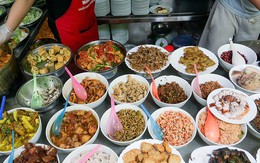Chủ quán cơm văn phòng chật vật tồn tại vì 'khách giảm ăn ngoài'