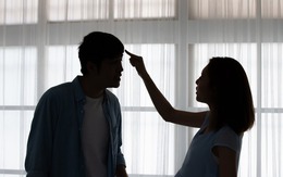 Chồng trẻ sốc nặng khi phát hiện vợ 50 tuổi: Suốt thời gian chung sống chưa từng thấy mặt mộc