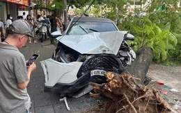 Hà Nội: Xe ô tô 'điên' tông liên hoàn 10 xe máy trên phố Trần Đại Nghĩa