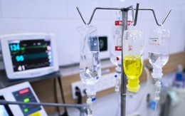 Nữ sinh 16 tuổi đi cấp cứu, tổn thương não vì hít khói thuốc lá điện tử